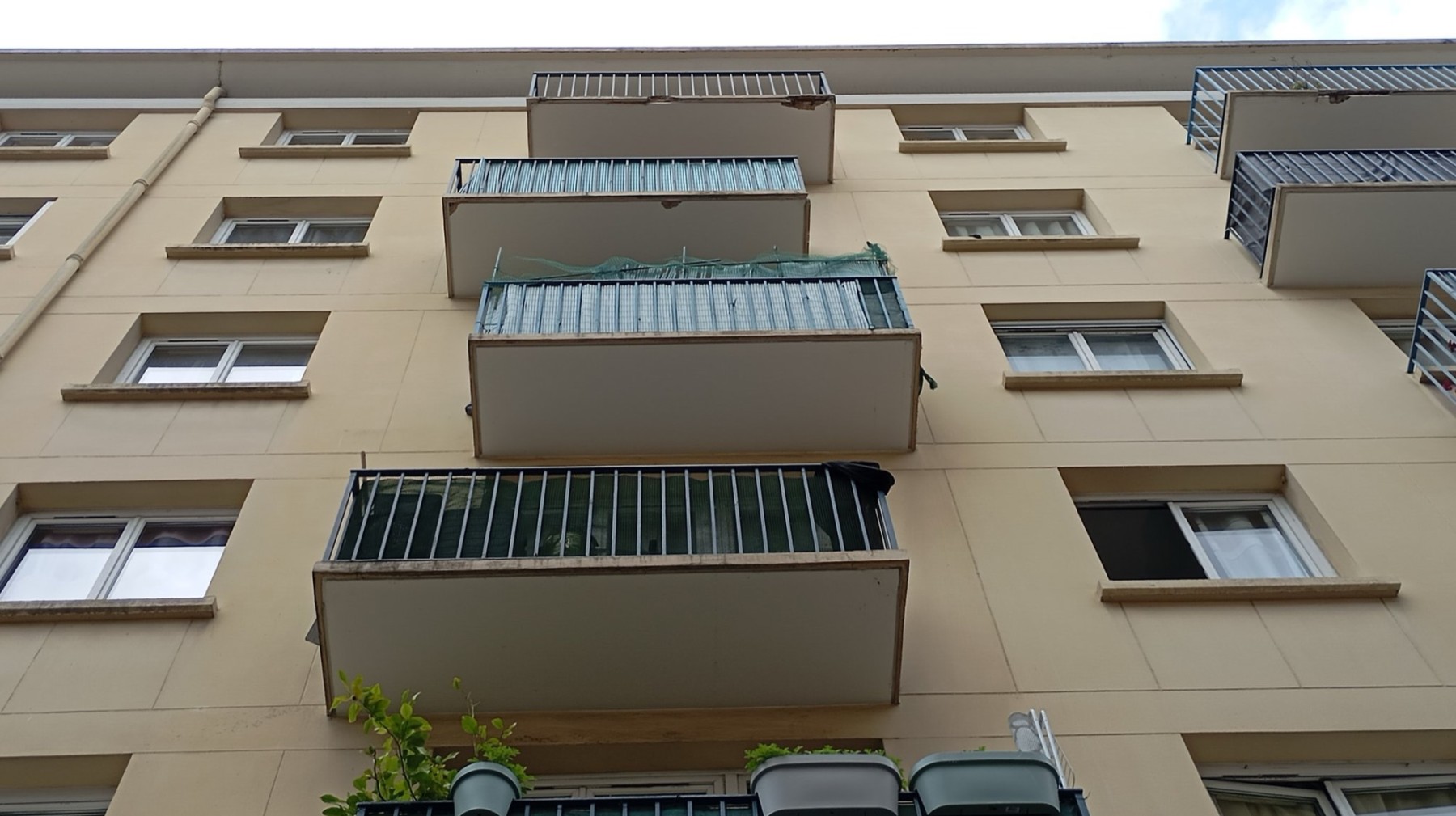 Les balcons avant travaux, juin 2025